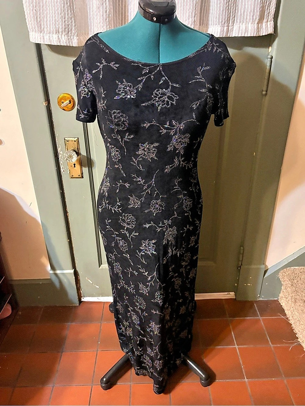 Molly Malloy Floral Maxi Dress - Small, Like New